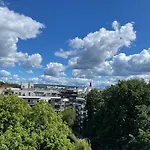Center Of Oslo, Quiet Area And Close To The Palace